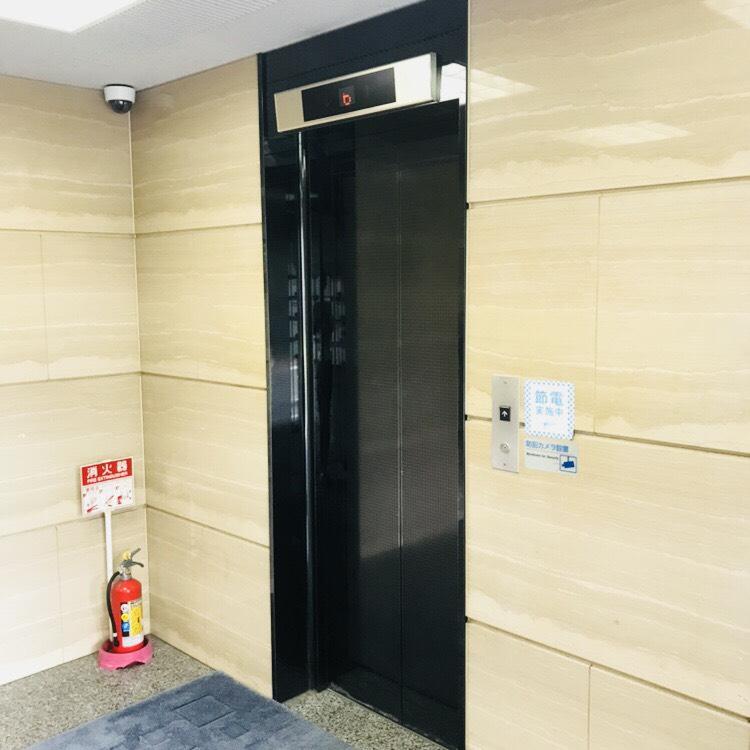 長田屋ビルのエレベーター
