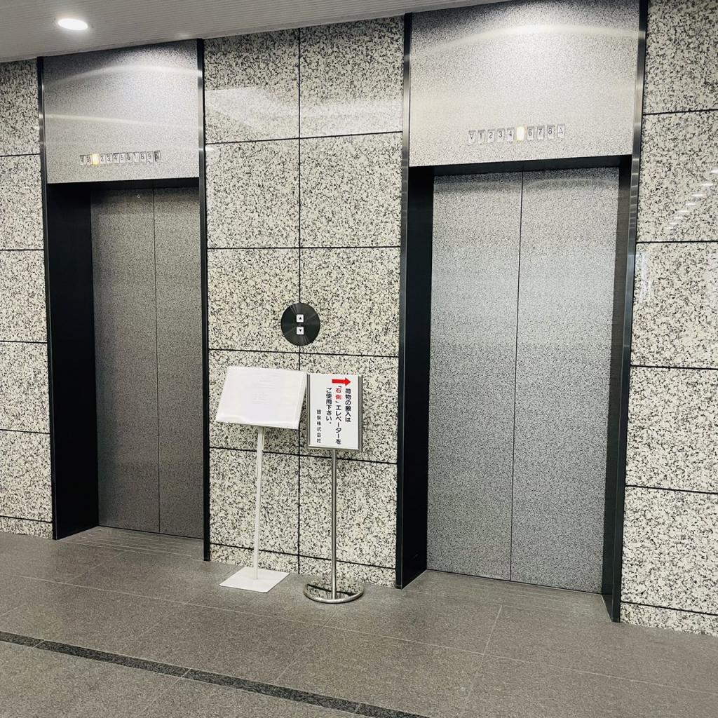 三井住友銀行御徒町ビルのエレベーター