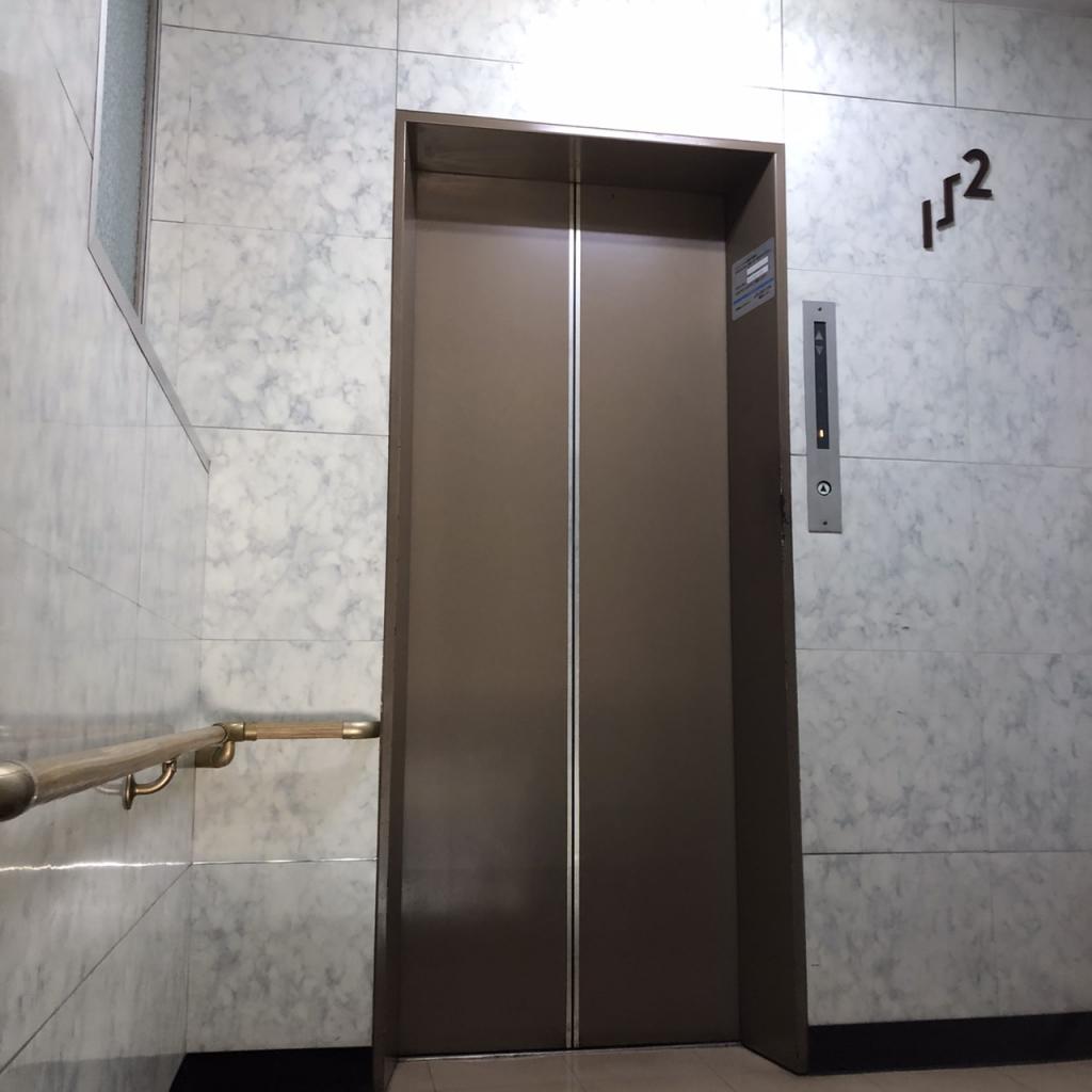 麹町田村ビルのエレベーター