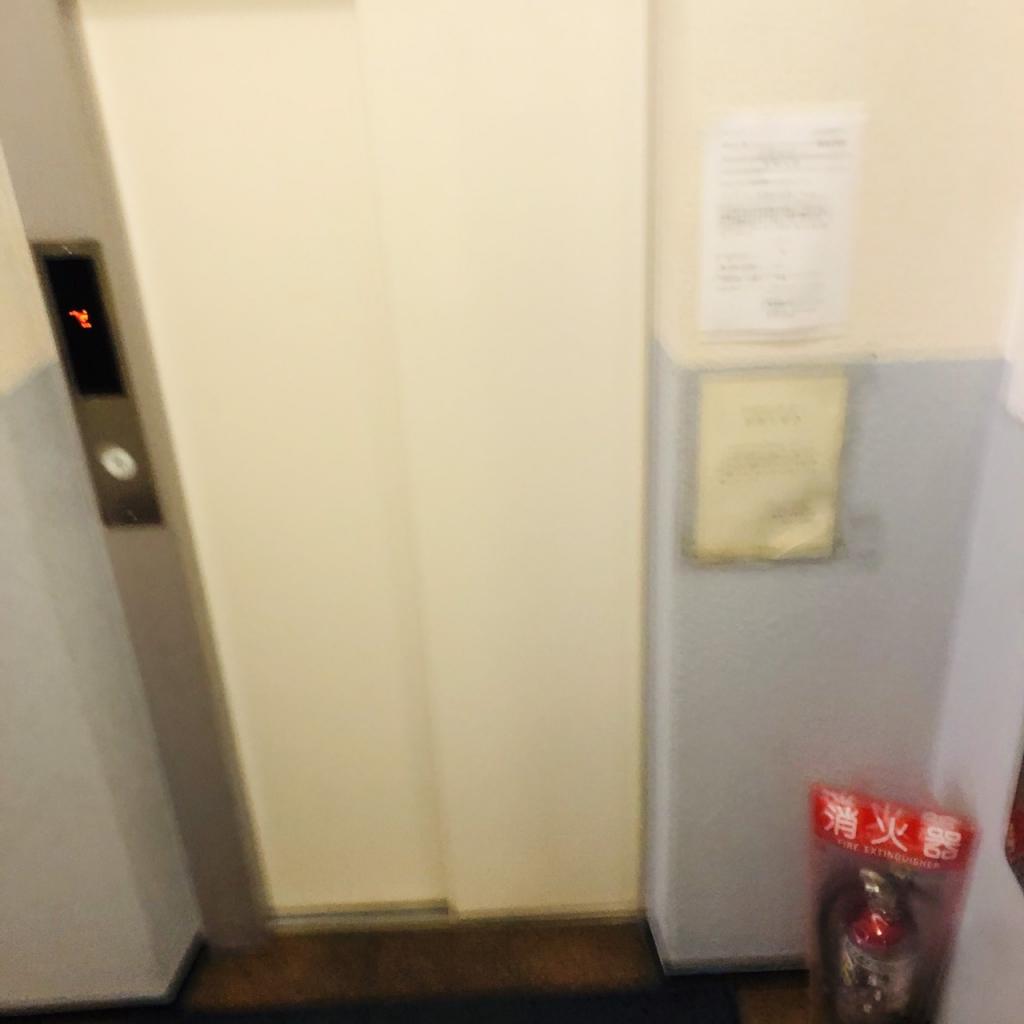 銀松ビルのエレベーター