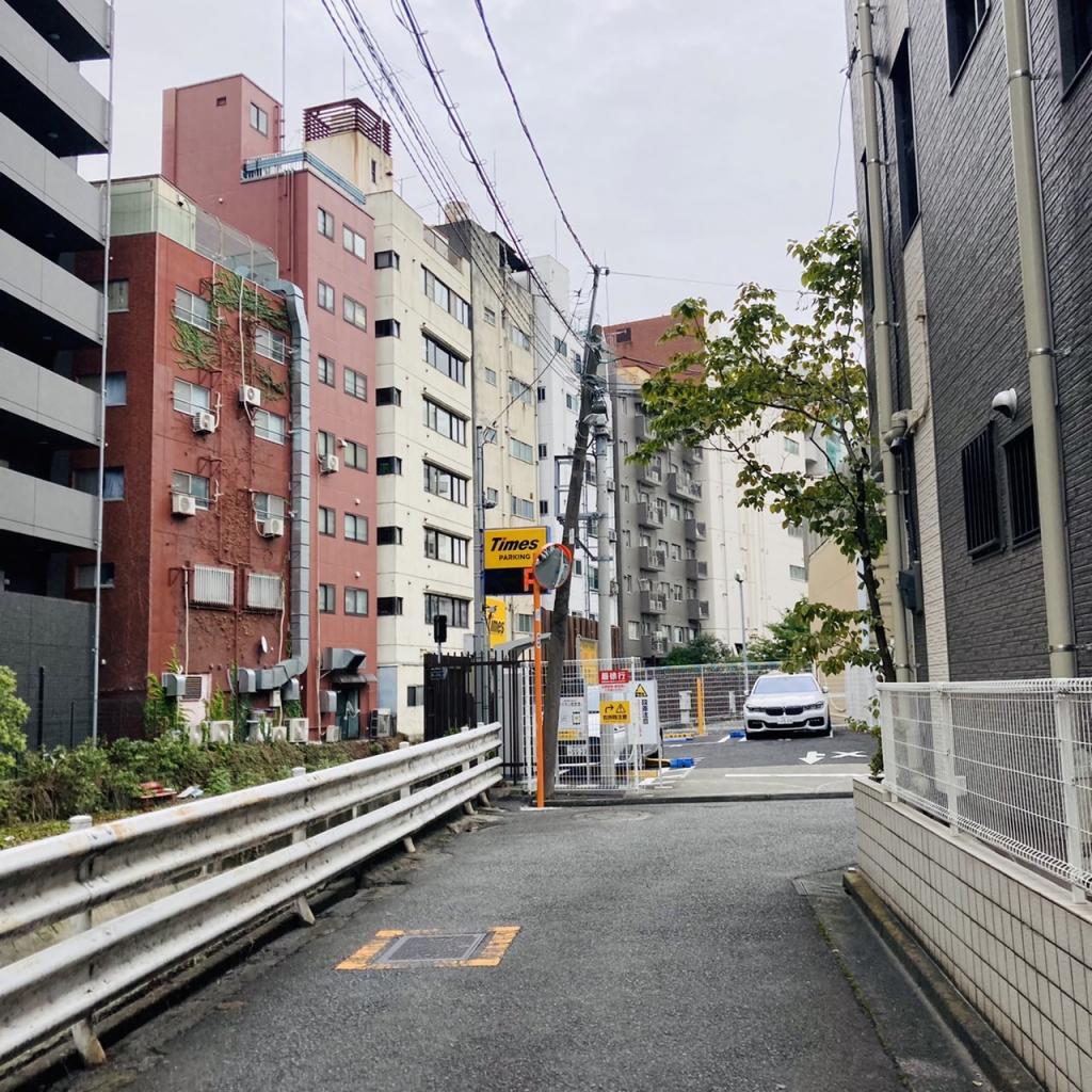 Ｗａｖｅ渋谷ビルのビル前面道路