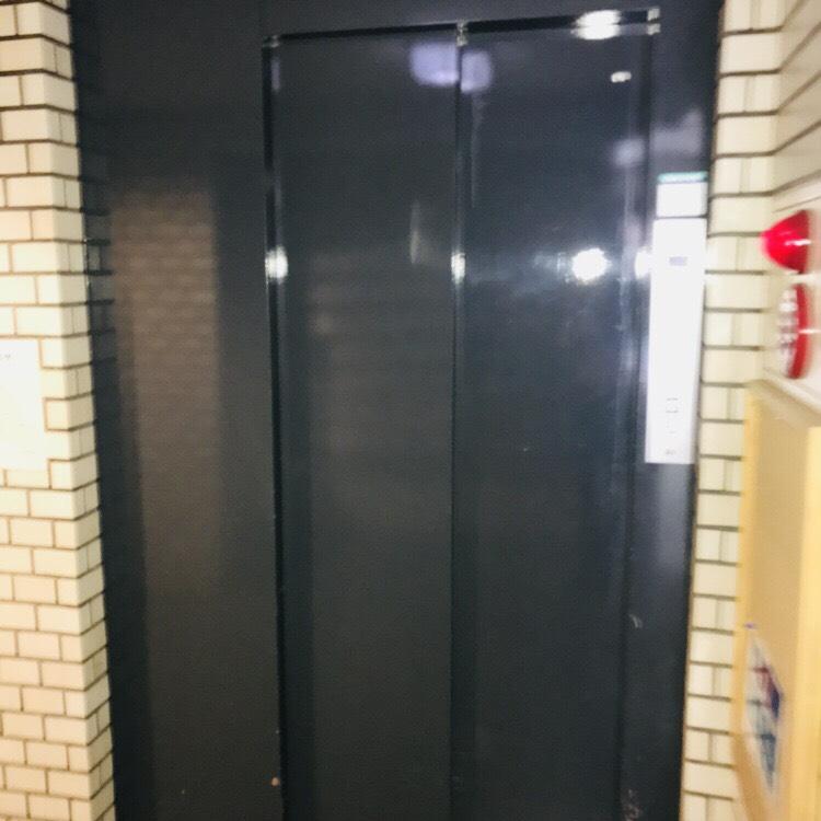 ラフィネ新宿のエレベーター