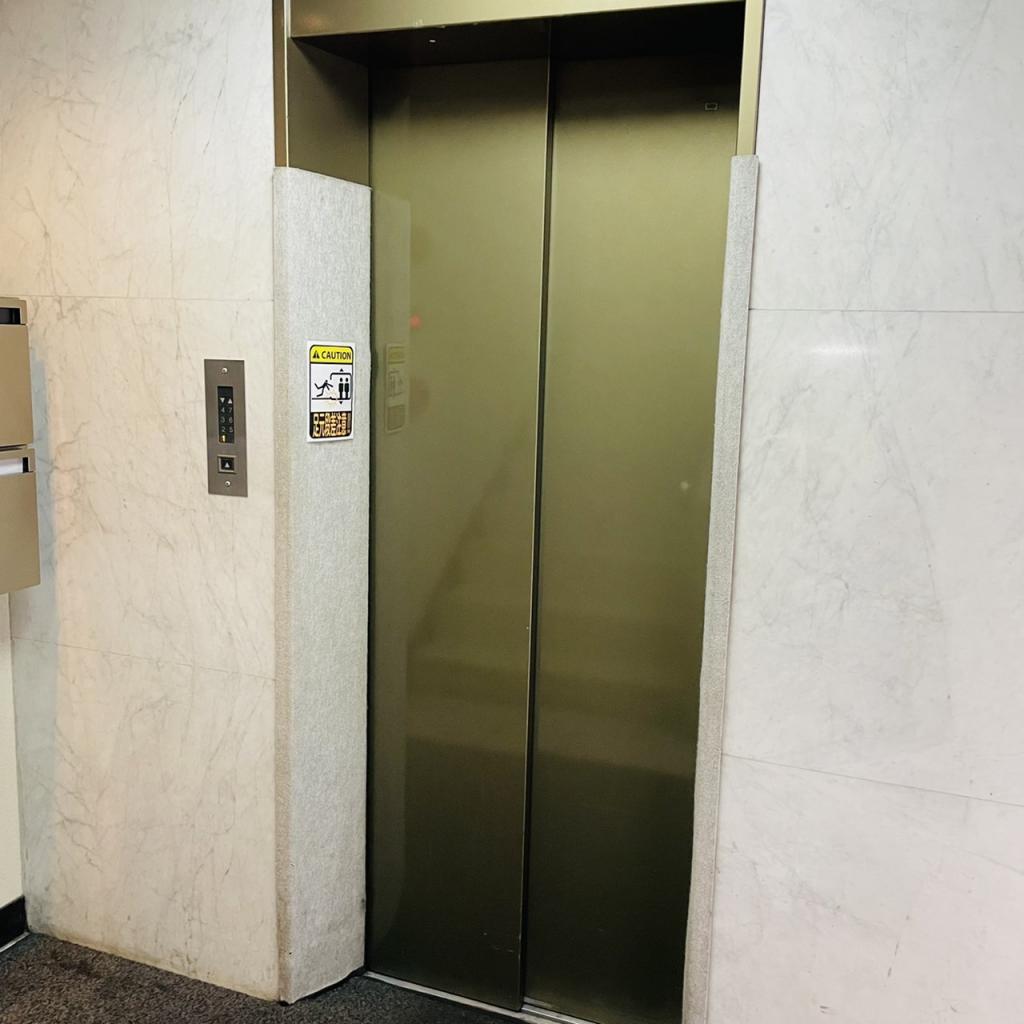 銀座西ビルヂングのエレベーター