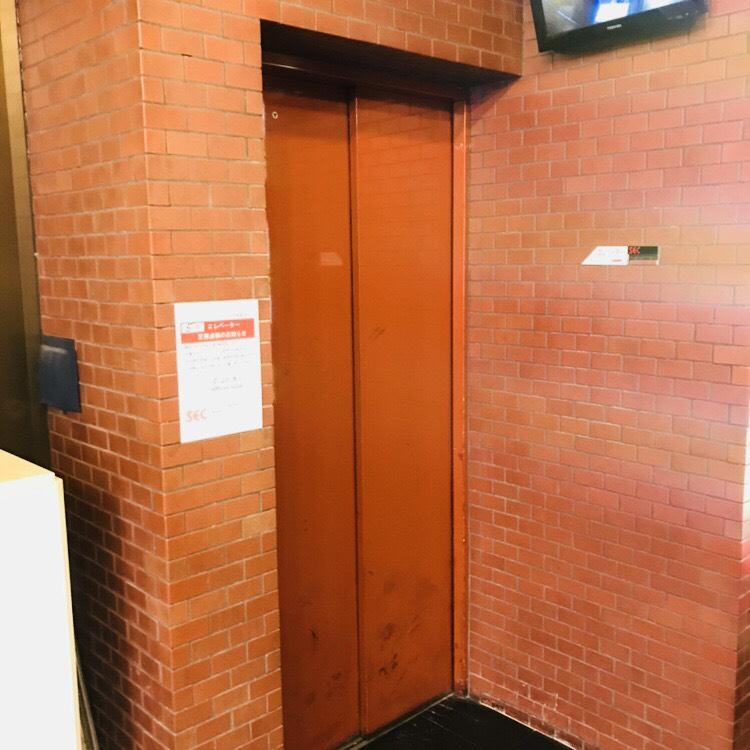 新宿インのエレベーター