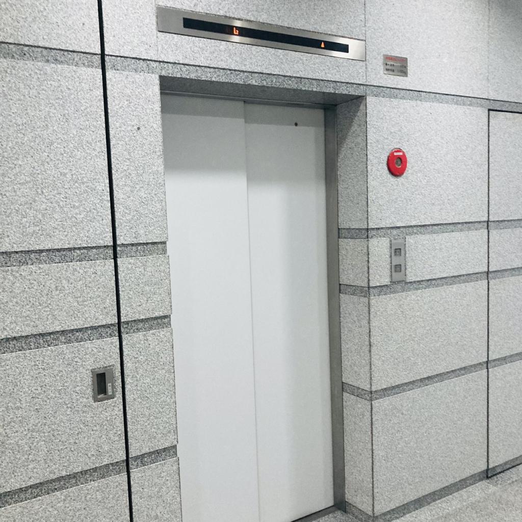 日本生命九段センタービルのエレベーター