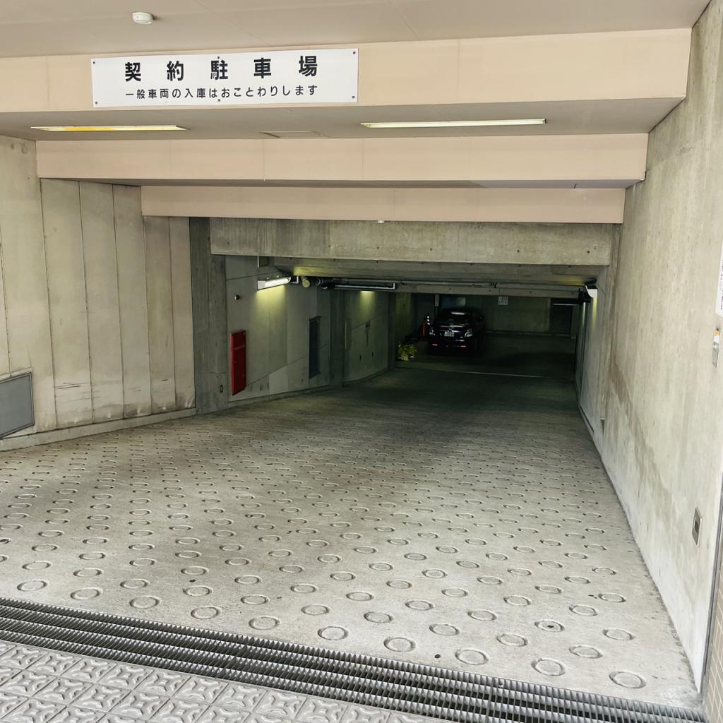 メットライフ名古屋丸の内ビルの駐車場