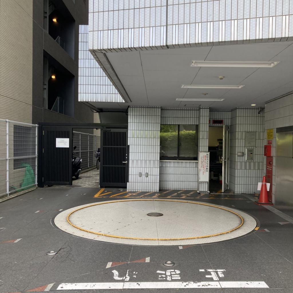 新横浜第二センタービルの駐車場