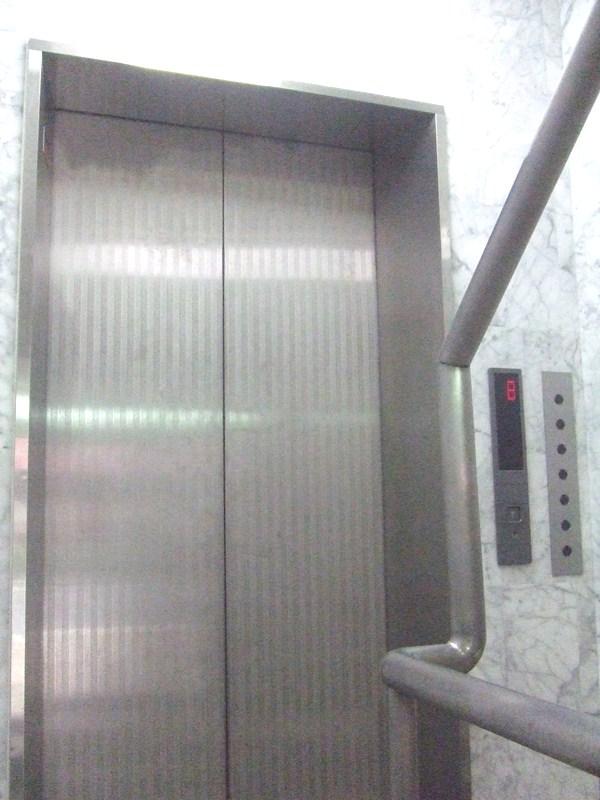 神田パールビルのエレベーター