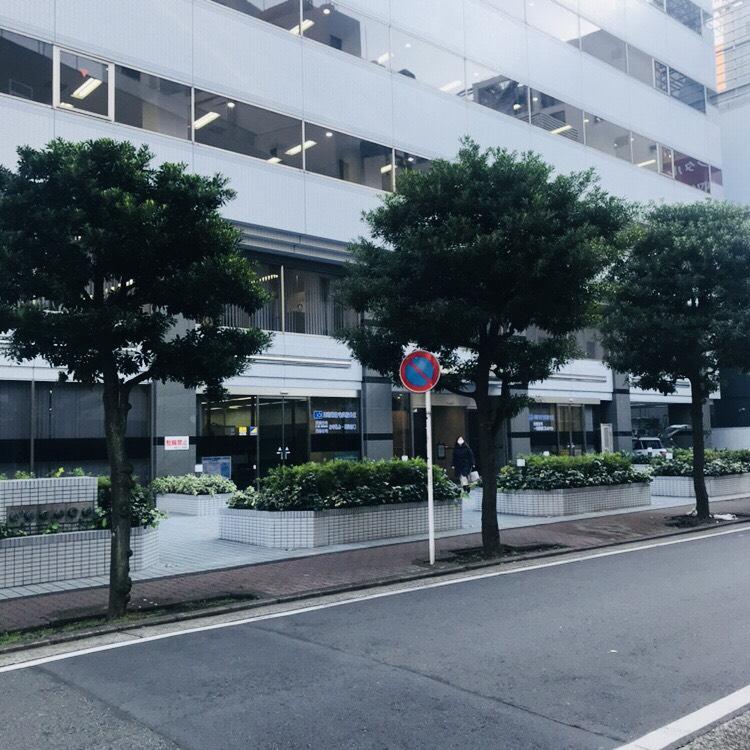 川崎砂子ビルのビル前面道路