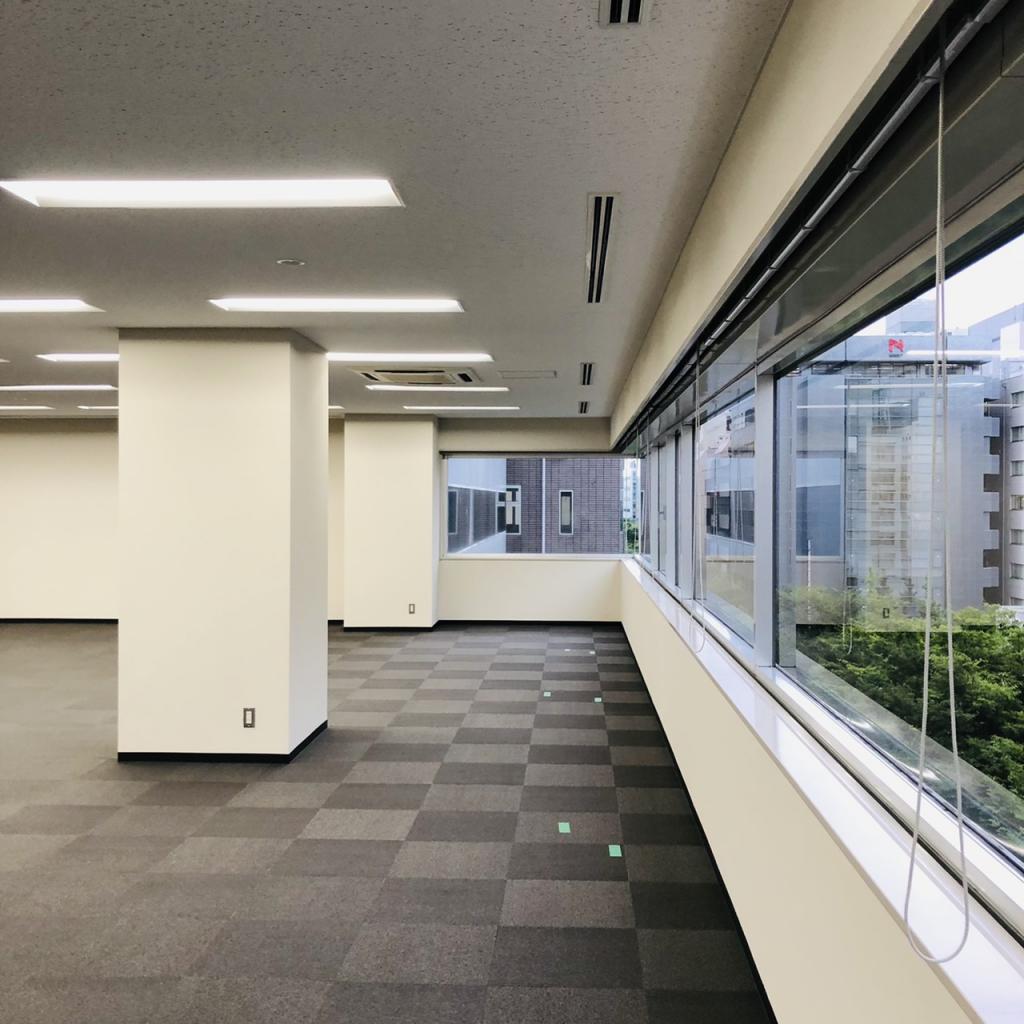 新横浜センタービルの室内