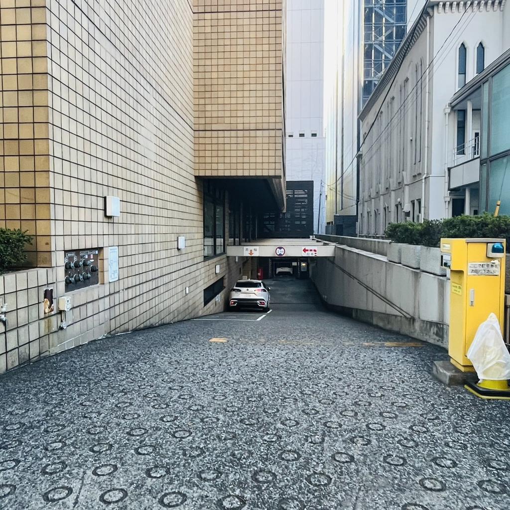 合人社横浜日本大通７の駐車場