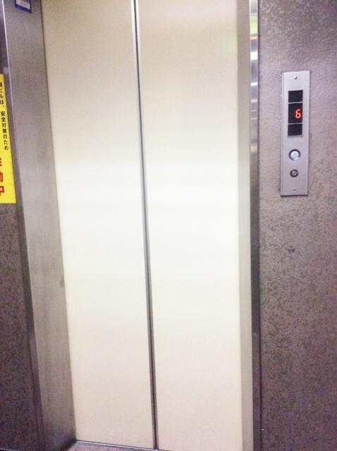津乃国屋ビルのエレベーター