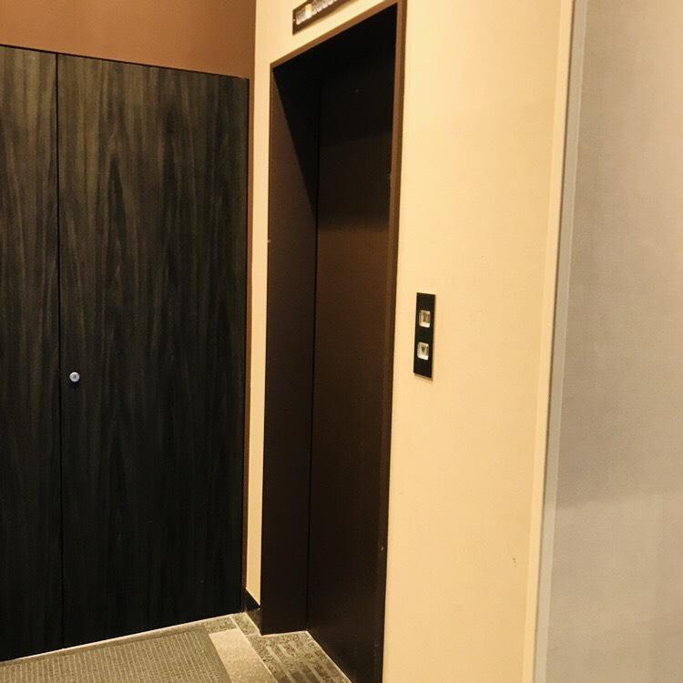青山シティビルのエレベーター