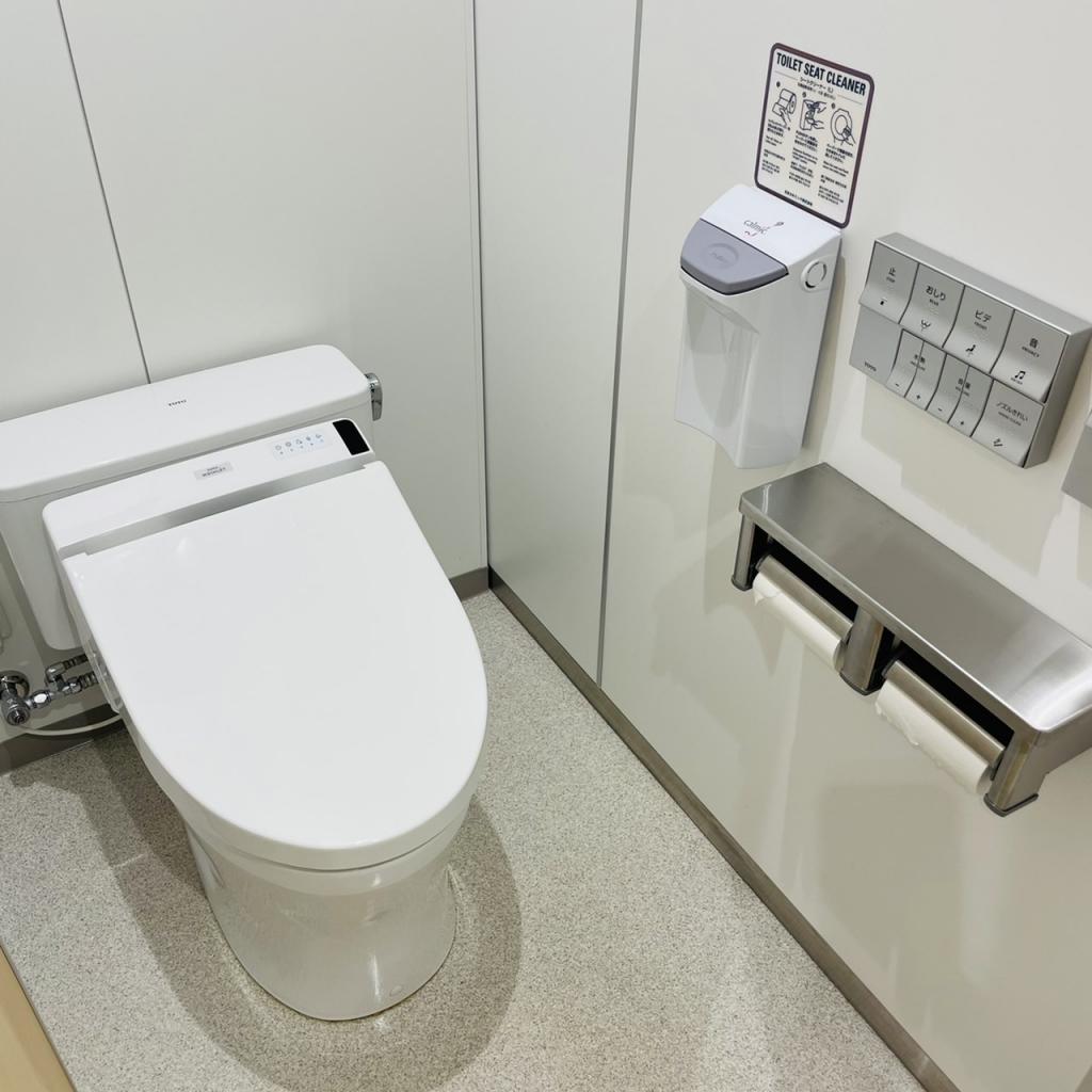 鎌倉河岸ビルの基準階トイレ