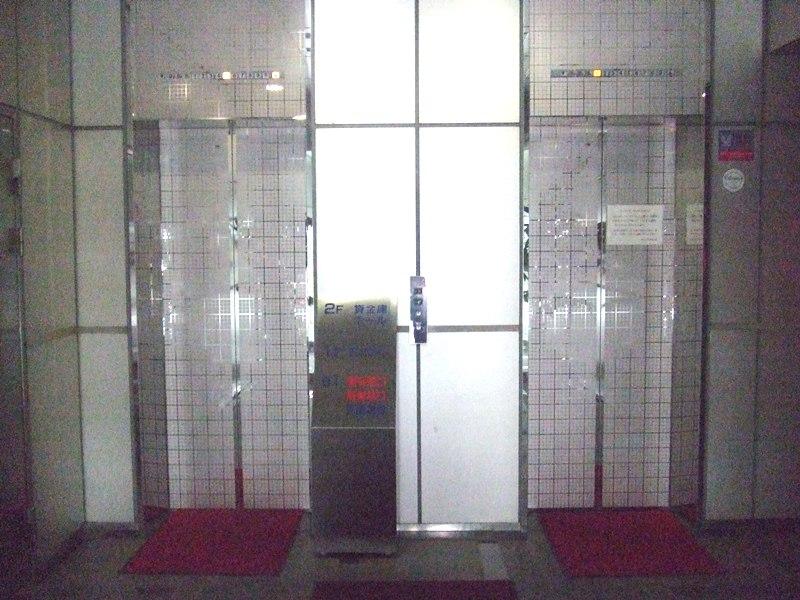 信友山の手池袋ビルのエレベーター