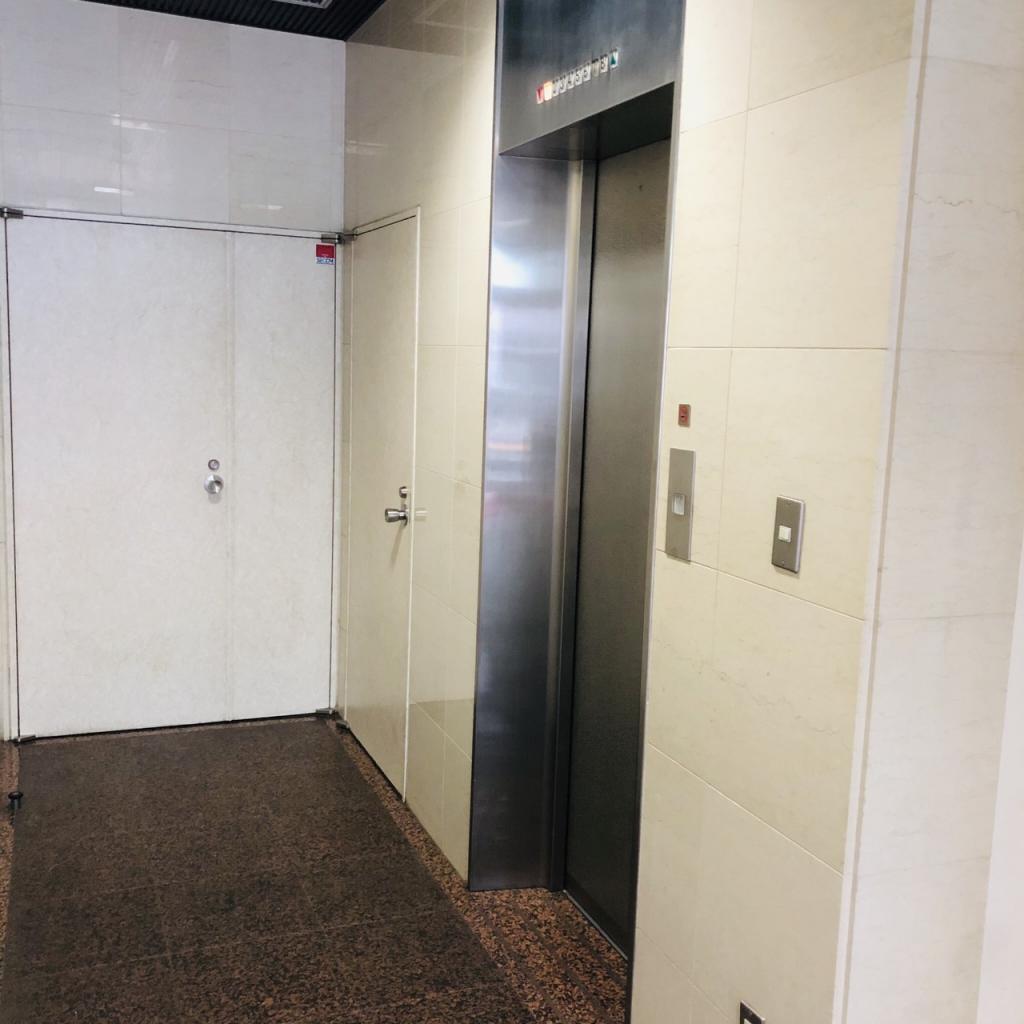 赤坂周山ビルのエレベーター
