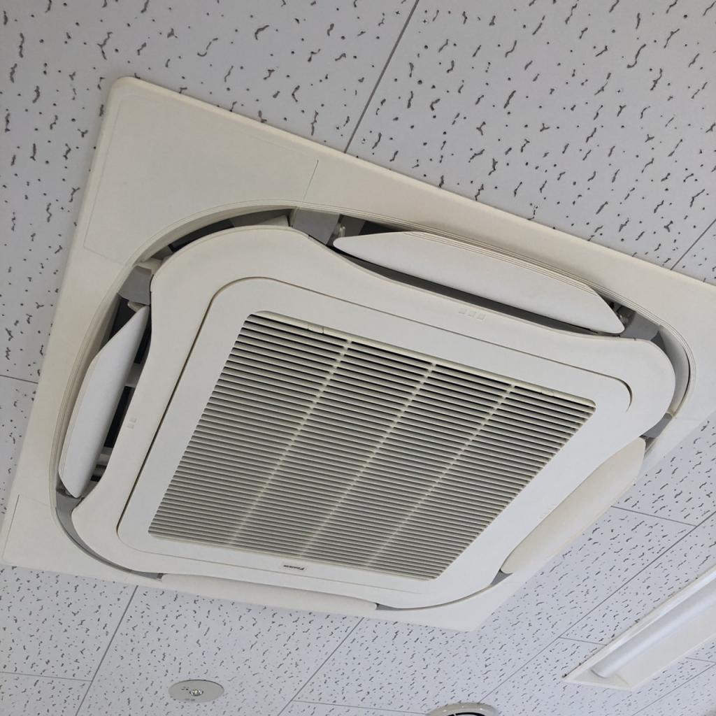 エスペランサ神田須田町のB号室 空調設備