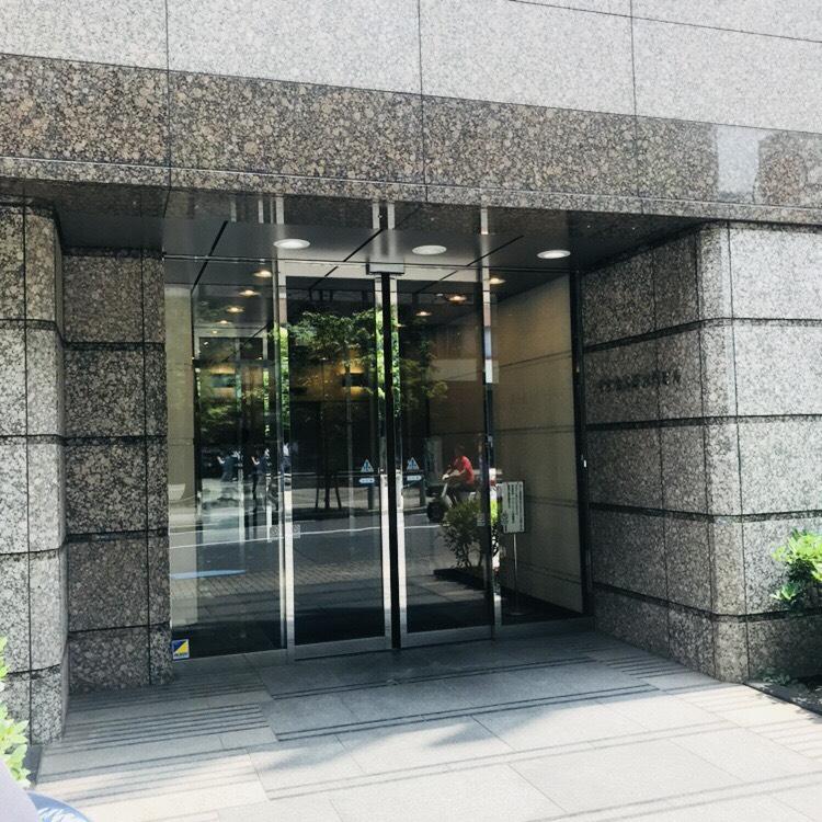サクセス芝大門ビルのオフィスビル出入口