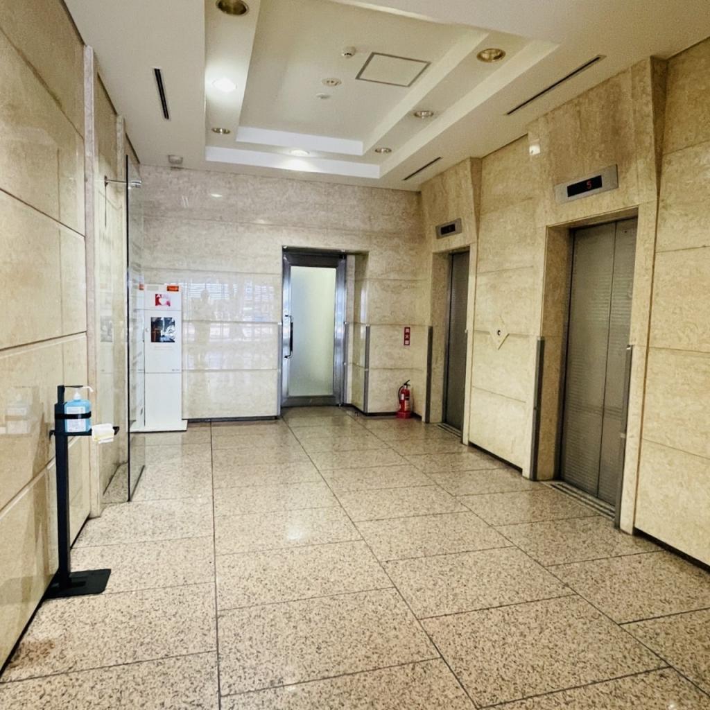 朝日生命仙台中央ビルのエレベーターホール