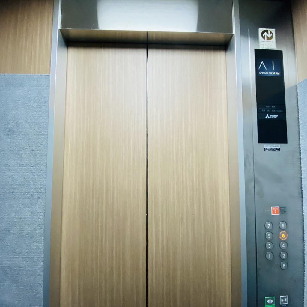 銀座プルミエビルのエレベーター