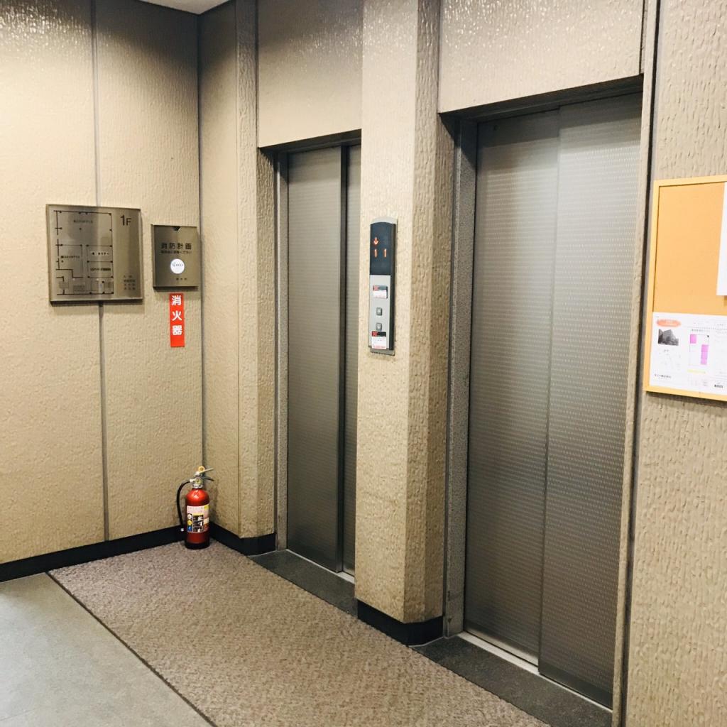 喜助新神田ビルのエレベーター