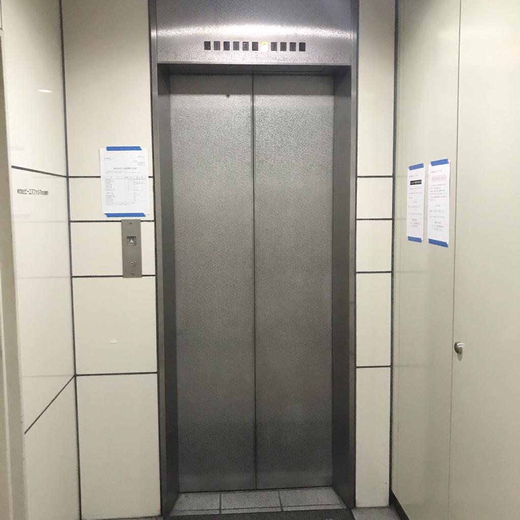 黒江屋鍛冶町ビルのエレベーター