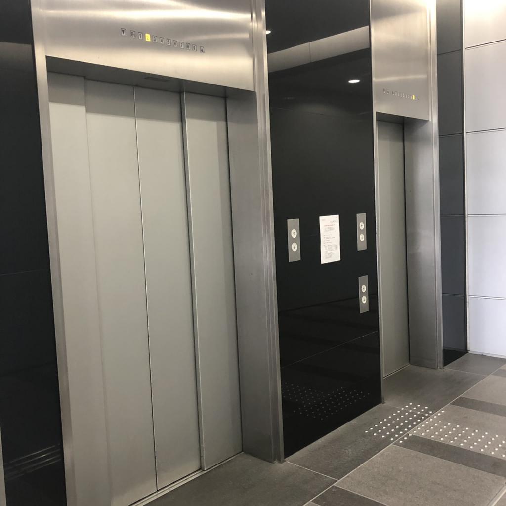 ＪＲＥ青山クリスタルビルのエレベーター