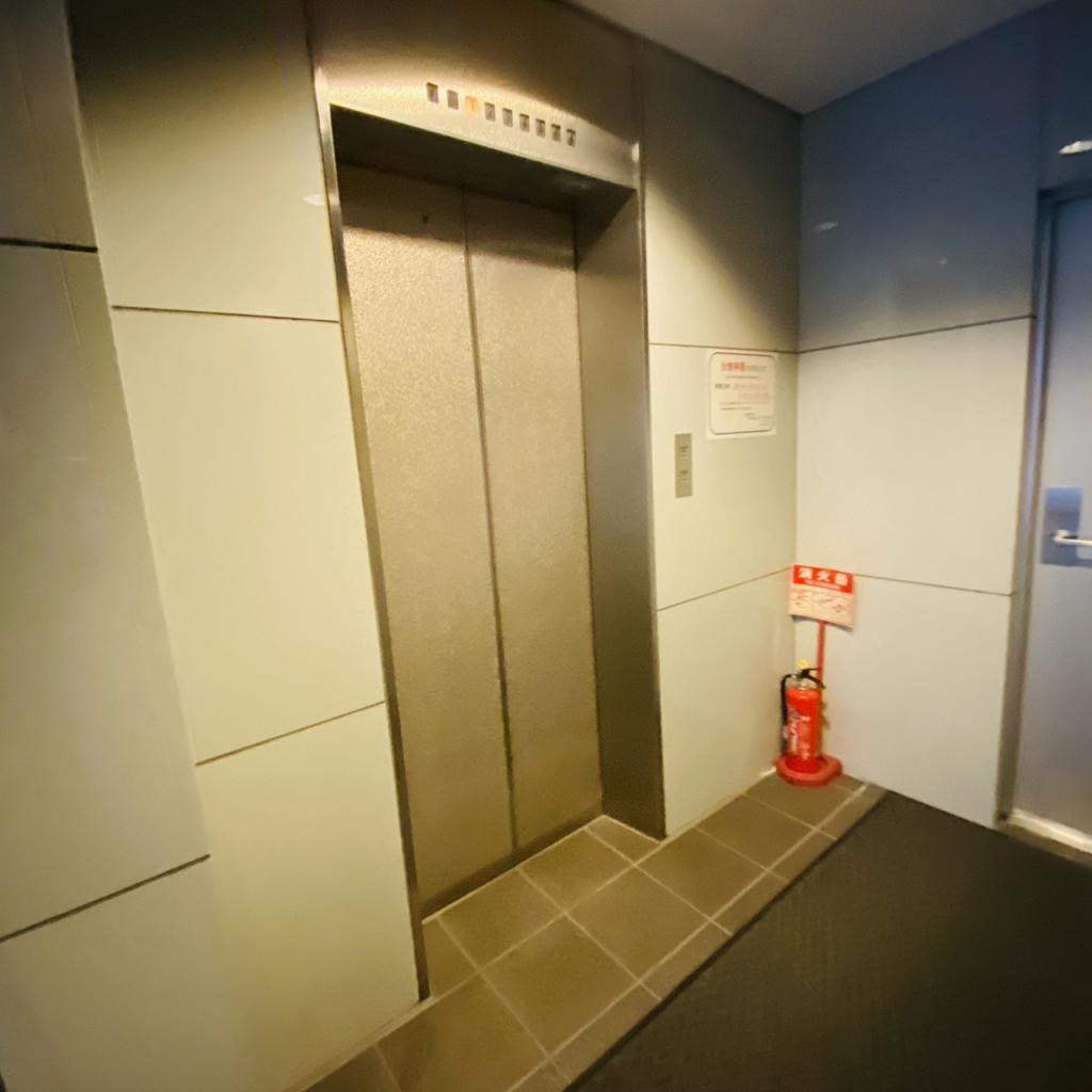 新川エフ２ビルのエレベーター