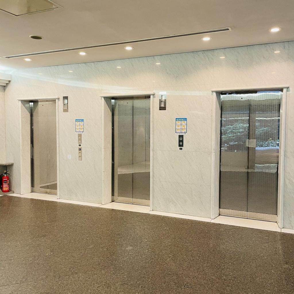 日本薬学会長井記念館のエレベーター