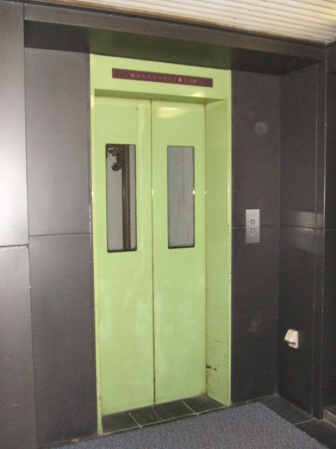 新福神ビルのエレベーター