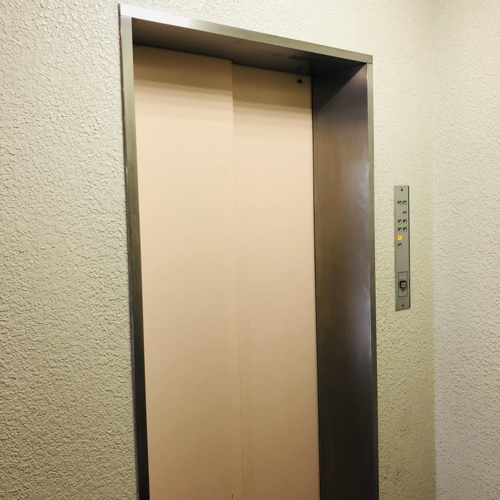 星野ビルのエレベーター