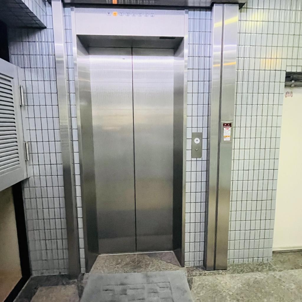 エステートタナカのエレベーター