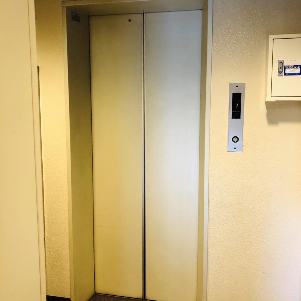 杉山ビルのエレベーター