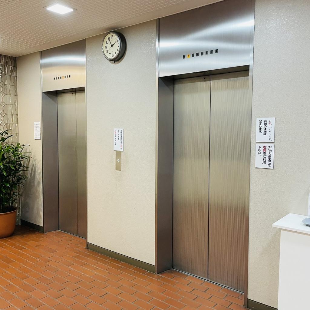 東京富山会館ビルディングのエレベーター