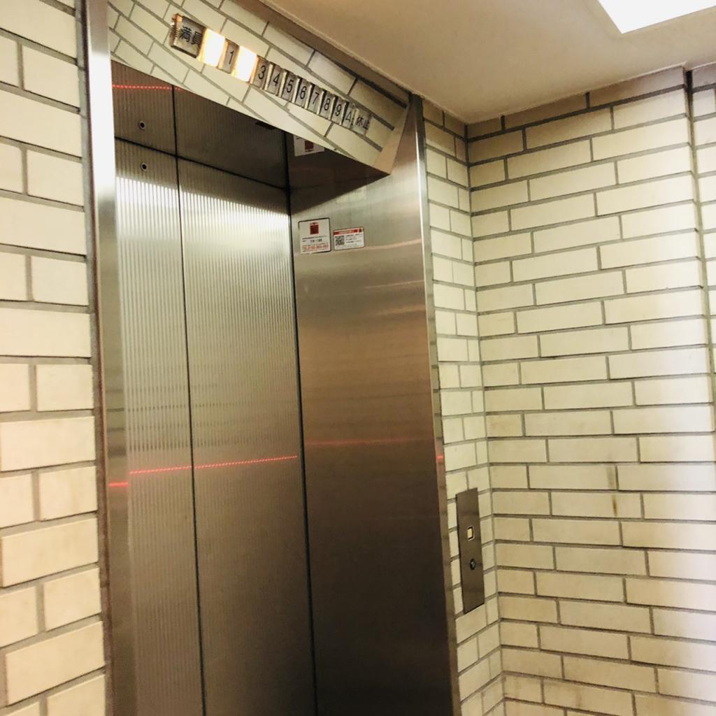 福久ビルのエレベーター