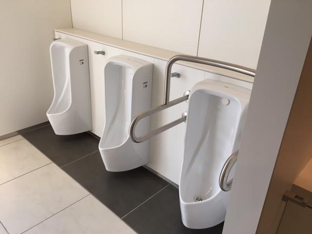エキスパートオフィス東京の男性用トイレ