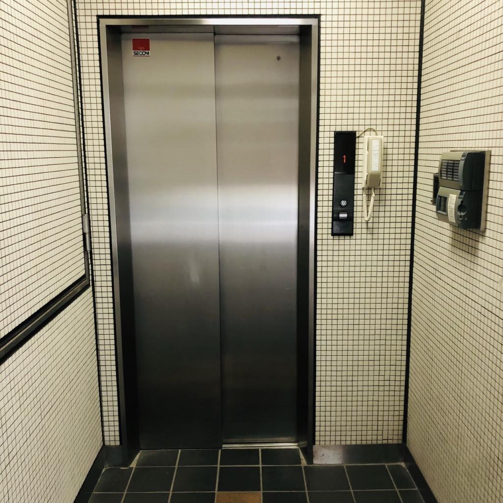 パレスピアビルのエレベーター