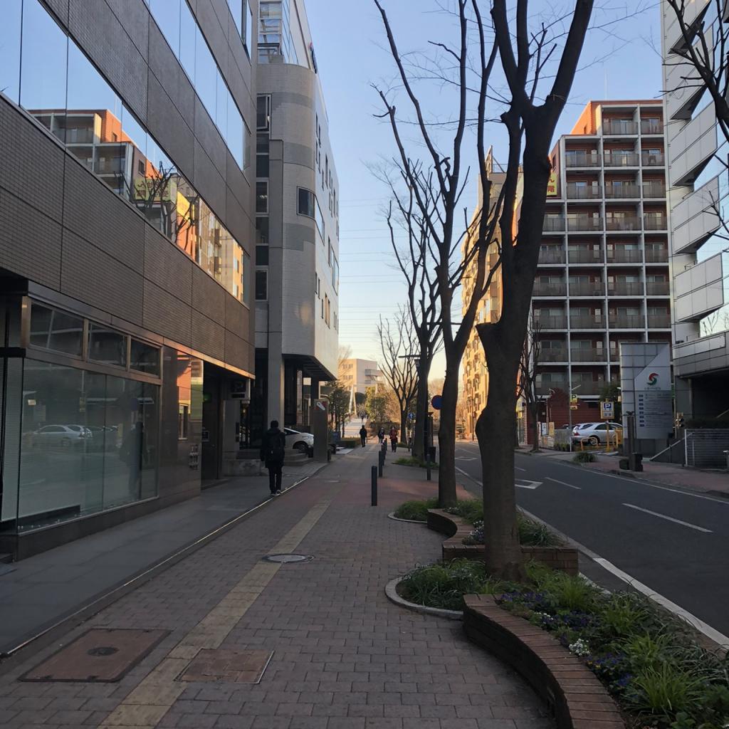 ＴＰＲ新横浜ビルのビル前面道路