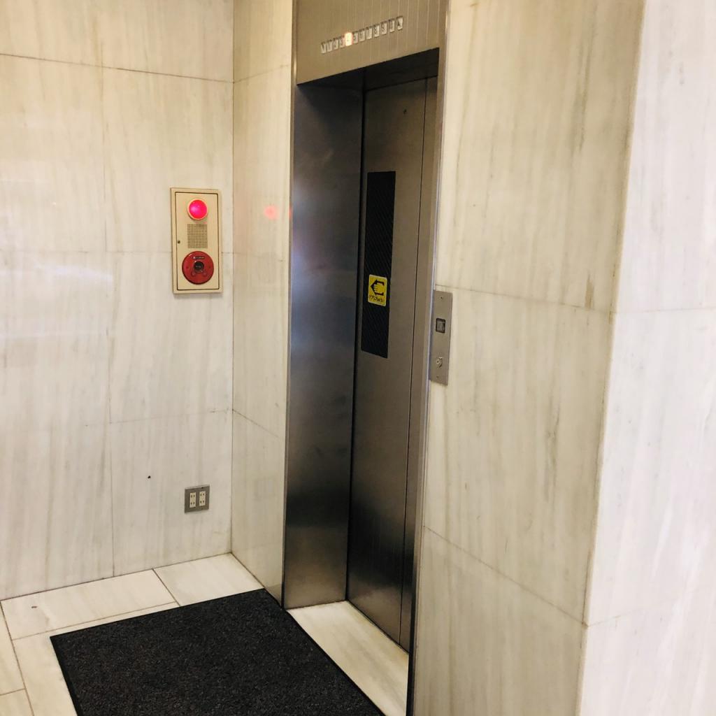 アームズワンのエレベーター