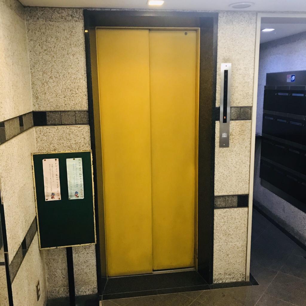 明宏ビル別館のエレベーター