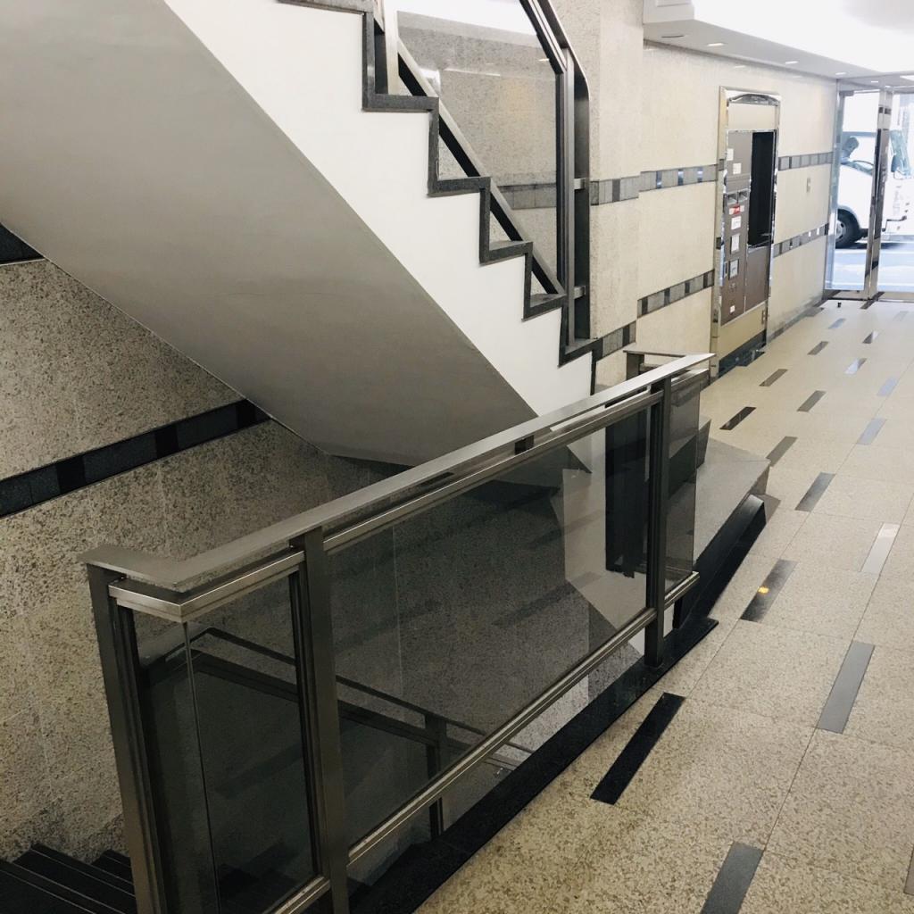 明宏ビル別館の階段