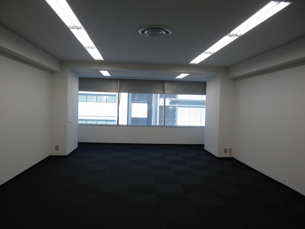 メットライフ新横浜ビルの室内