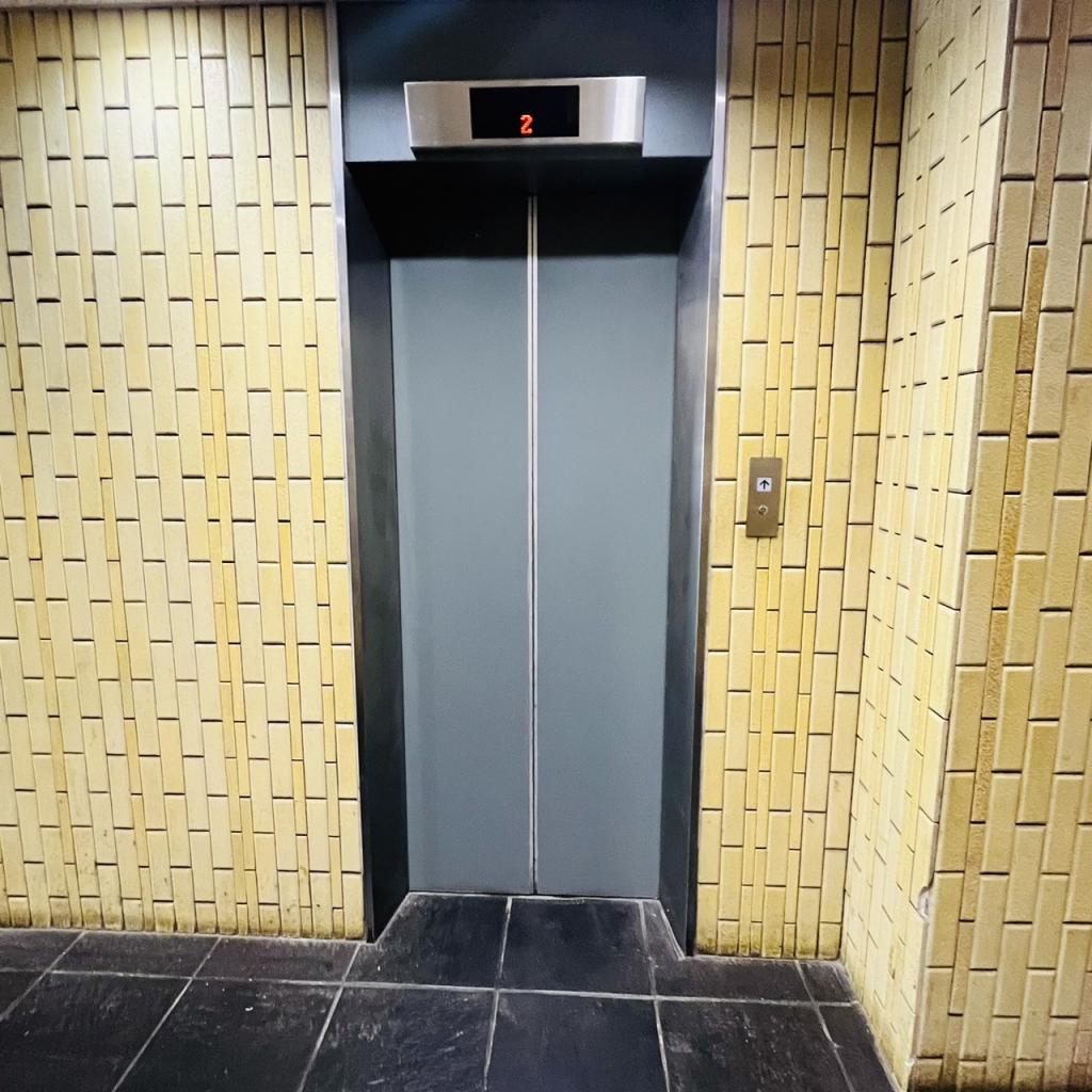 龍文堂ビルのエレベーター