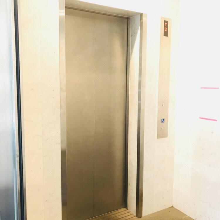 エース九段ビルのエレベーター