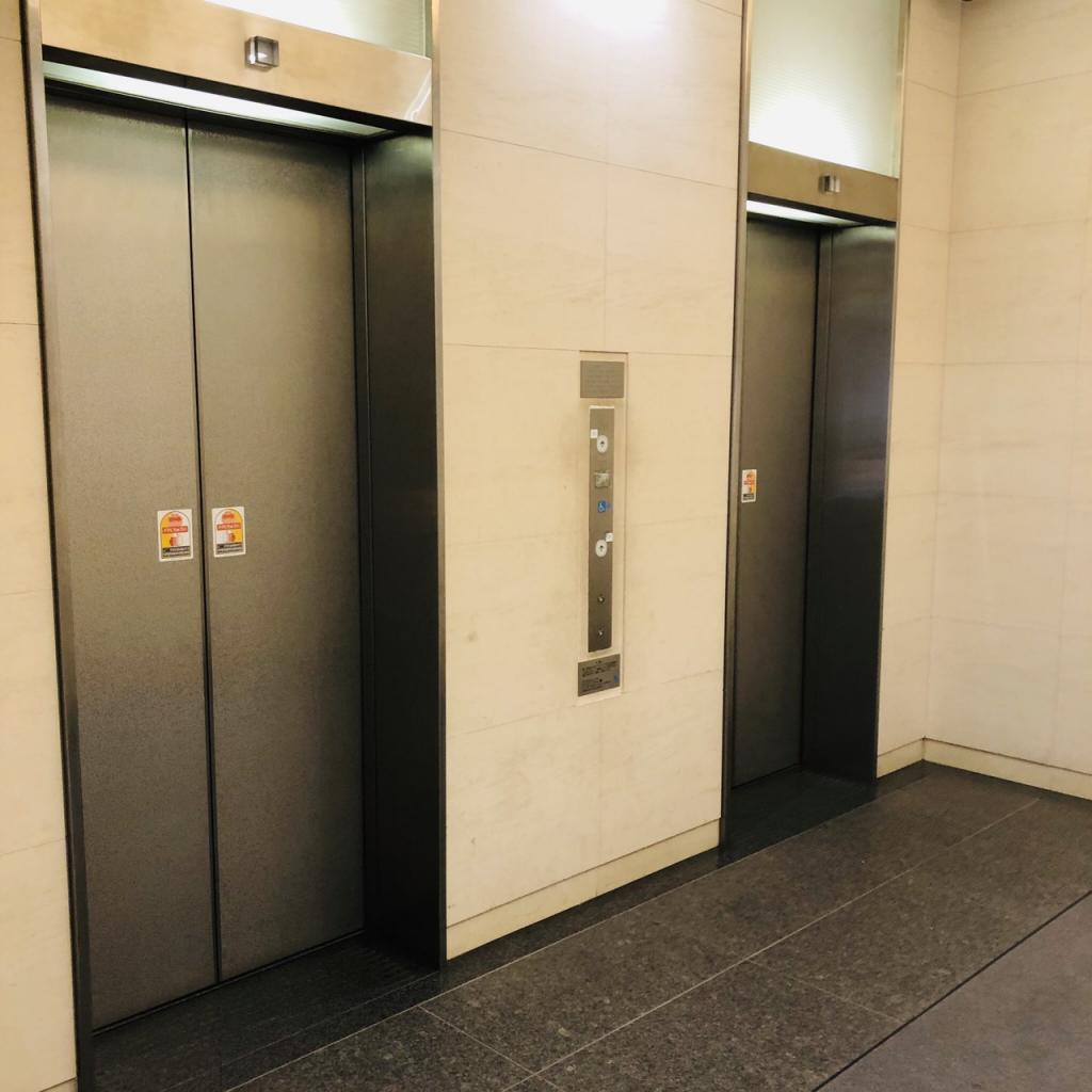 柏染谷ビルのエレベーター