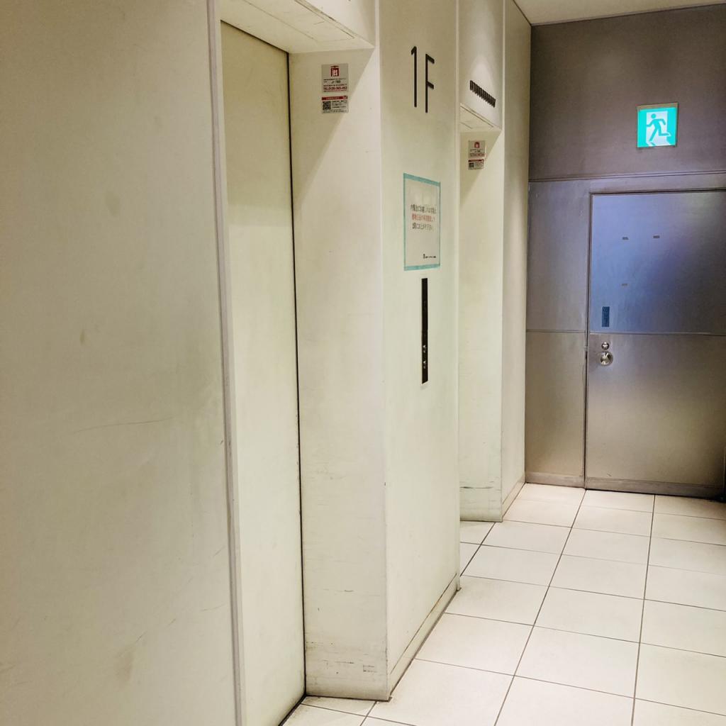 上野一丁目ビルのエレベーター