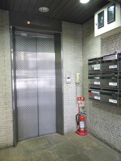 第１９岡崎ビルのエレベーター