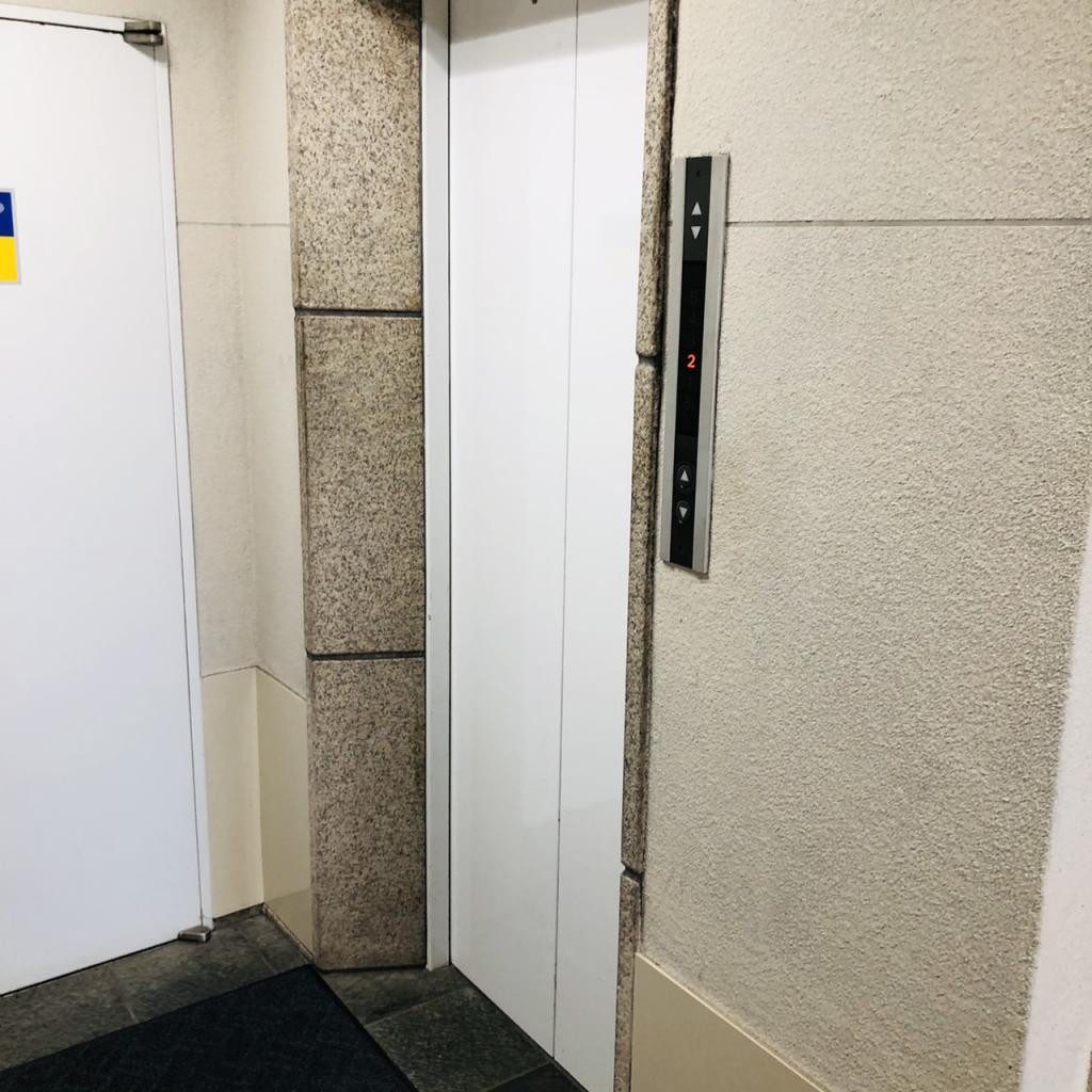 三光パークビルのエレベーター
