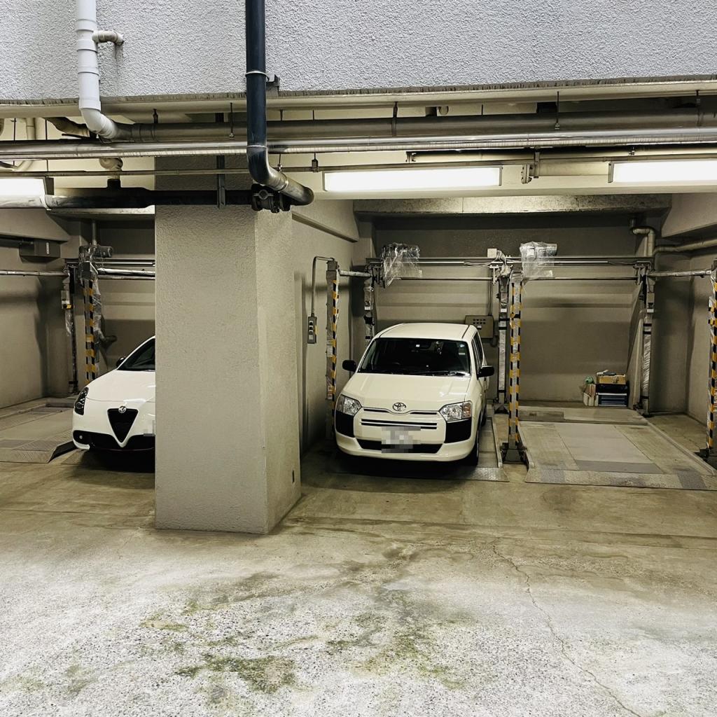 東京ロイヤルプラザの駐車場