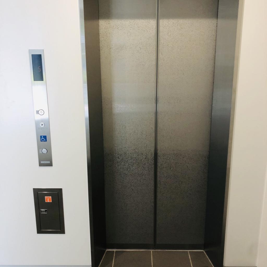 ＡＵＲＡ麻布台のエレベーター